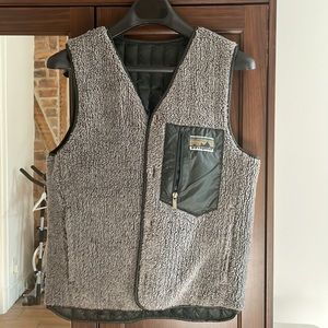 RARE Patagonia Recycled Down Vest. Green Pile Fleece Puff Reversible. S-M